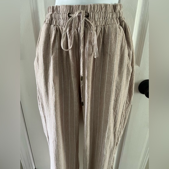 NEW Women’s Linen Joggers ReVamped Size Med Beige Pinstriped - Picture 2 of 6